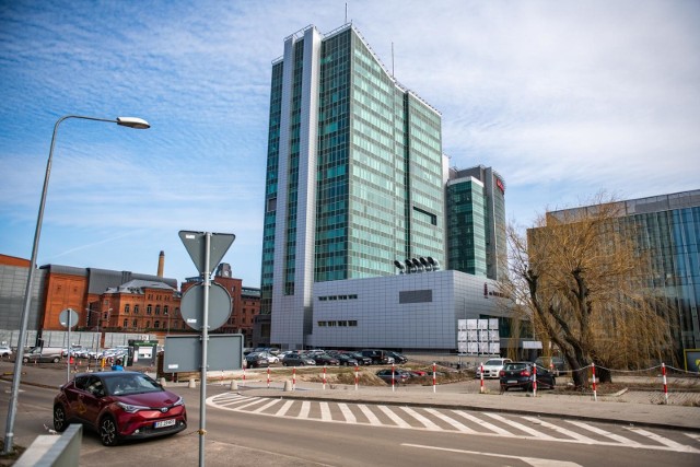 Poznań: Budynek Andersia Tower ewakuowany. Interweniowali strażacy