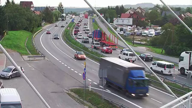 Wypadek na Zakopiance w Libertowie - korek ma kilka kilometrów długości
