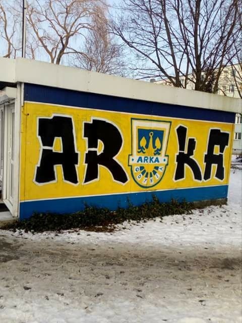 Murale Arki Gdynia zachwycają! Które są najbardziej efektowne? Murale kibiców żółto-niebieskich na całym Pomorzu!