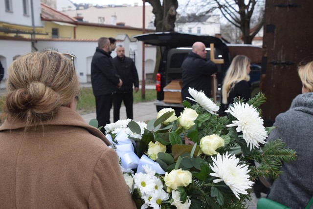 Lech Trochimowicz zmarł w poniedziałek (8 kwietnia) w wieku 63 lat. Uroczystości pogrzebowe odbyły się w Starym Kościele Farny Parafii pod wezwaniem Wniebowzięcia Najświętszej Marii Panny w Białymstoku. Znanego lekarza żegnała rodzina, bliscy i białostoccy lekarze.