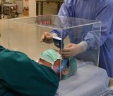Boxy do intubacji pacjentów już w kieleckim szpitalu. Mają chronić przed rozprzestrzenianiem koronawirusa [ZDJĘCIA]