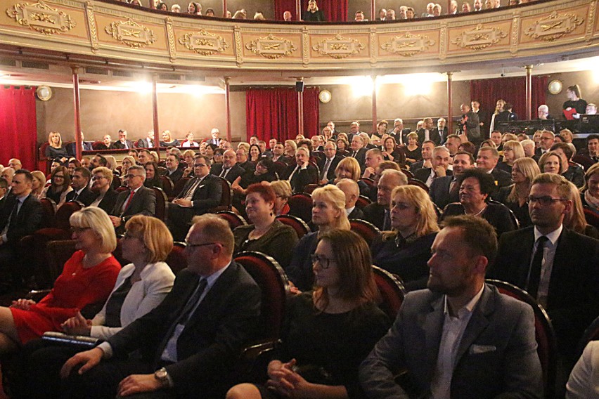 Bank Pekao S.A. świętuje 90-lecie. Gala odbyła się w Teatrze Osterwy (ZDJĘCIA)