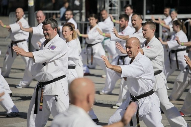 Karatecy w sobotę dadzą pokaz na kieleckim Rynku.
