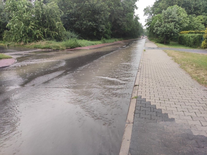 Burze w Łódzkiem. Andrespol i okolice zalane. ZOBACZ ZDJĘCIA