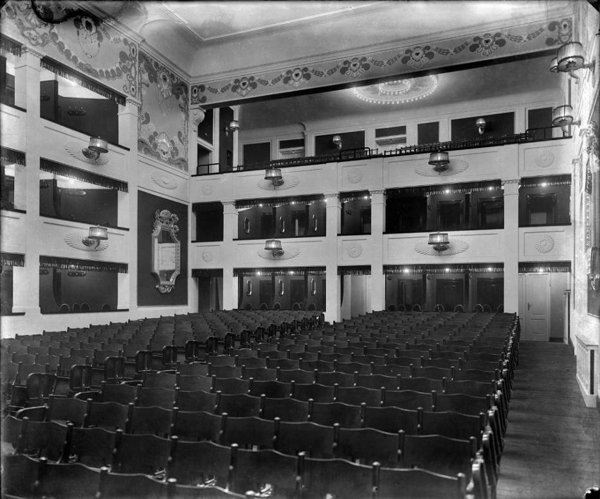 Kino i teatr rewiowy Scala po odbudowie - 1938 rok