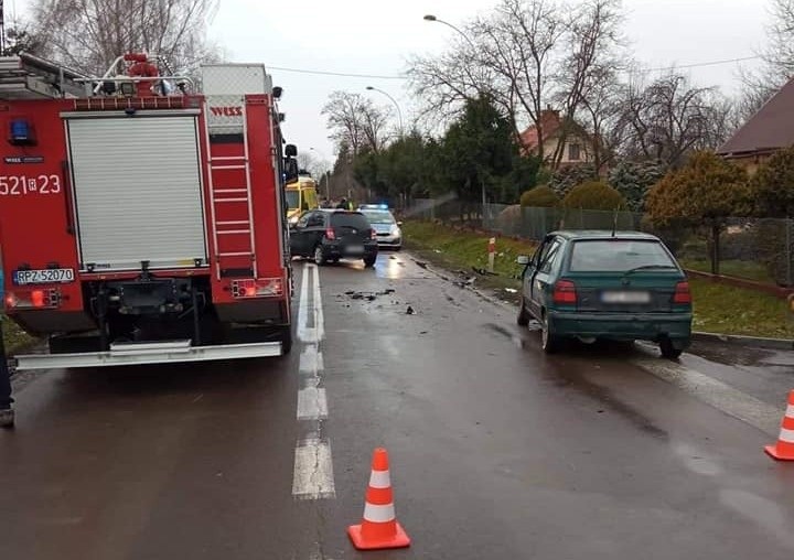 Jedna osoba ranna w wypadku na ul. Węgierskiej w Przeworsku [ZDJĘCIA]