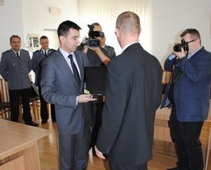 Komputery przekazał m.in. starosta Rafael Rokaszewicz