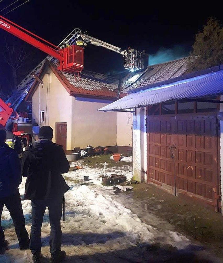 W wyniku pożaru domu w Rozwadowie dach nad głową straciła...