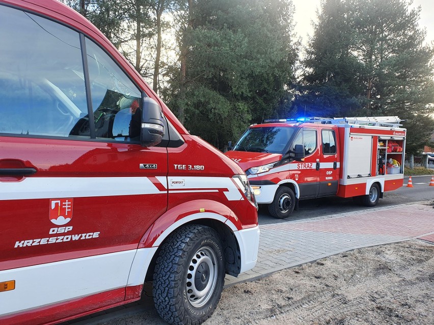 Tenczynek. Samochód przygniótł mężczyznę podczas prac w garażu. Na miejsce wezwano śmigłowiec LPR