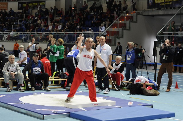 108-letni Stanisław Kowalski będzie w Toruniu pchał kulą