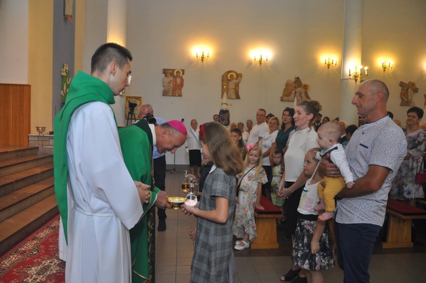 Jubileusz 65-lecia powstania parafii w Orońsku. Była uroczysta msza i koncert Piotra Dziewieckiego. Zobaczcie zdjęcia