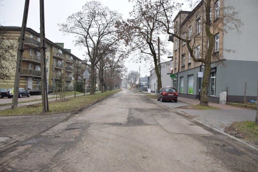 Mieszkańcy ulicy Bardowskiego w Częstochowie twierdzą, że zostali odcięci od świata. W sprawie zmian apelują też miejscy radni