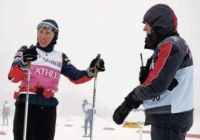 Justyna Kowalczyk i trener Aleksander Wierietielny podczas piątkowego treningu Fot. PAP/Grzegorz Momot