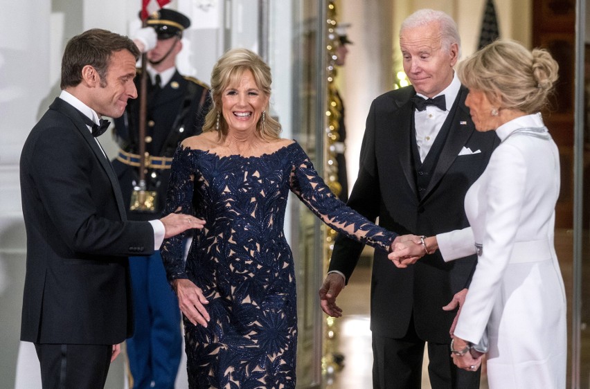 Jill Biden zachwyca stylizacjami. Pierwsza dama USA jest ikoną stylu i inspiracją dla dojrzałych kobiet