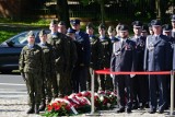 78. rocznica zakończenia II wojny światowej w Europie. Obchody w Poznaniu pod pomnikiem Armii Poznań. Zobacz zdjęcia