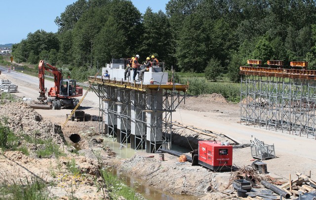 Na liście 10 priorytetowych inwestycji znajdą się między innymi port kontenerowy w Świnoujściu, zachodnia obwodnica Szczecina, przebudowa S3 i S6, S10, S11.