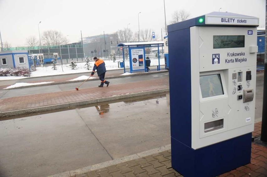 Nowy automat na pętli w Małym Płaszowie