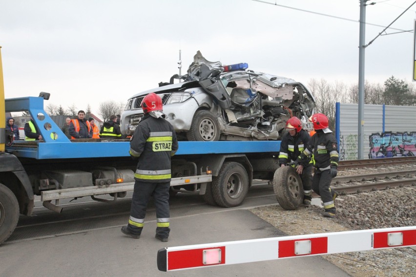 Wypadek na przejeździe kolejowym. Nie żyje komendant z policji