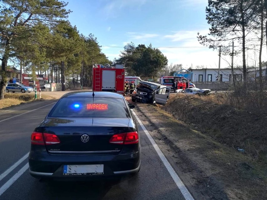 Siemiatycze. Wypadek na W640. Zderzenie dwóch osobówek. Trzy osoby ranne [ZDJĘCIA]