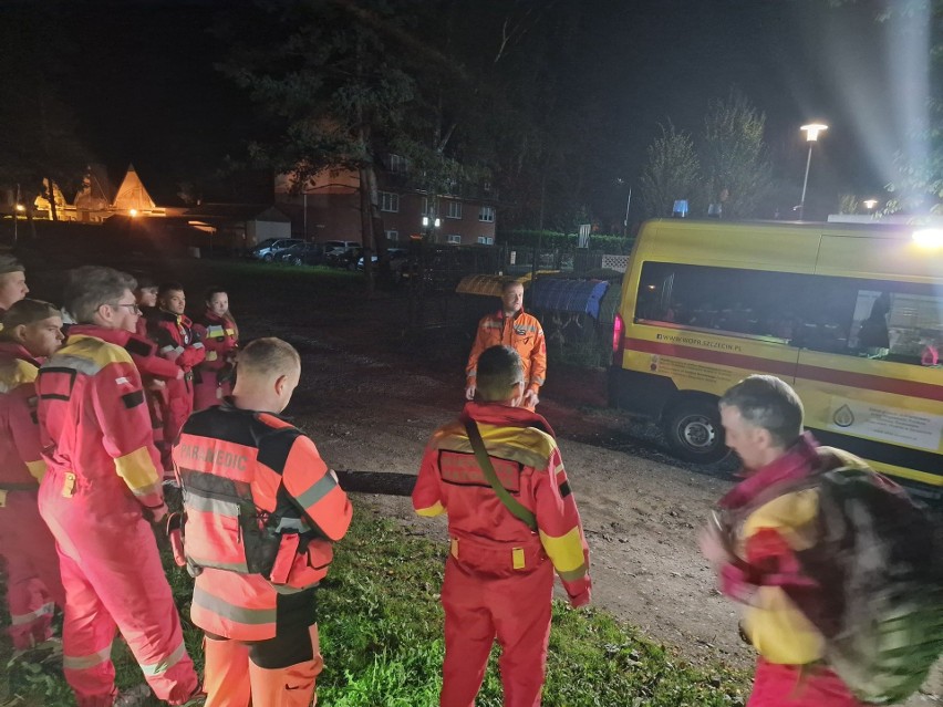 Przez kilkanaście godzin służby poszukiwały 75-letniej...