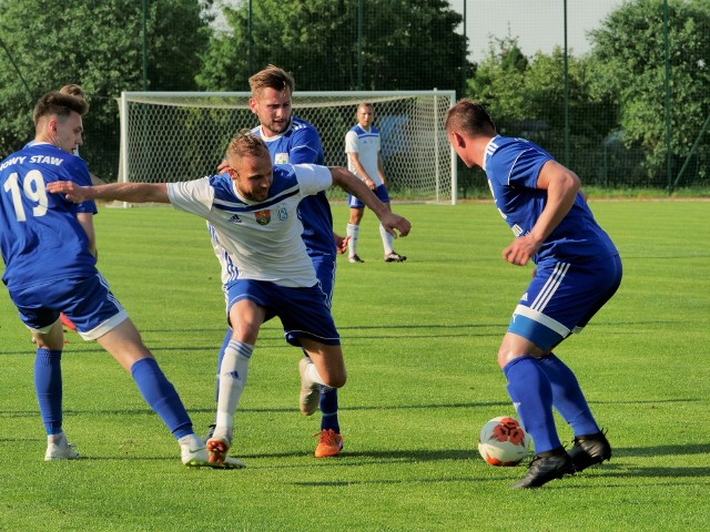 W środę w Nowym Stawie IV-ligowy Grom pokonał 3:1 III-ligową Radunię Stężyca.