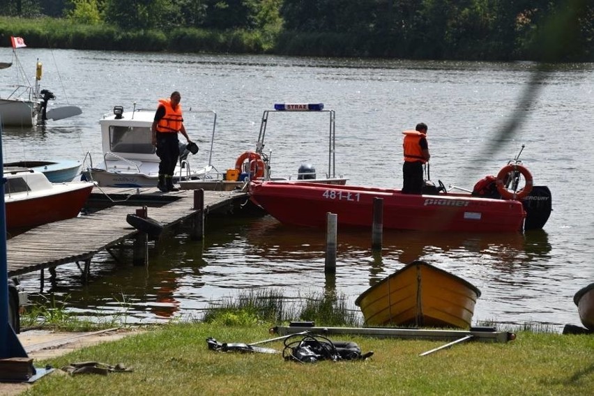 Ten moment miały obserwować osoby znajdujące się na rowerze...