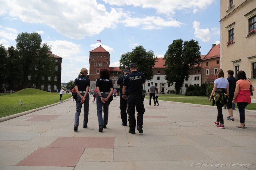 Włoscy policjanci na ulicach Krakowa. Będą czuwać nad turystami