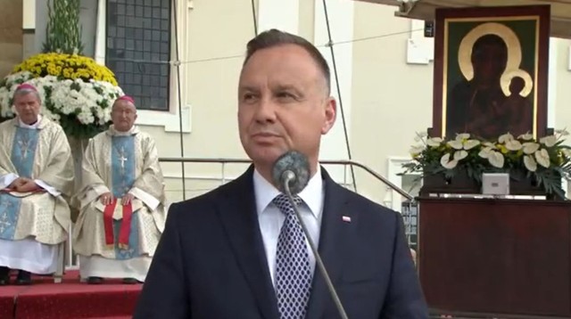 Prezydent Andrzej Duda podziękował w Częstochowie Polakom za głęboką pamięć o ojczyźnie