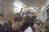 Kolejowy koszmar powtórzy się w święta? Tłok w pociągu Lublin-Rzeszów (wideo)