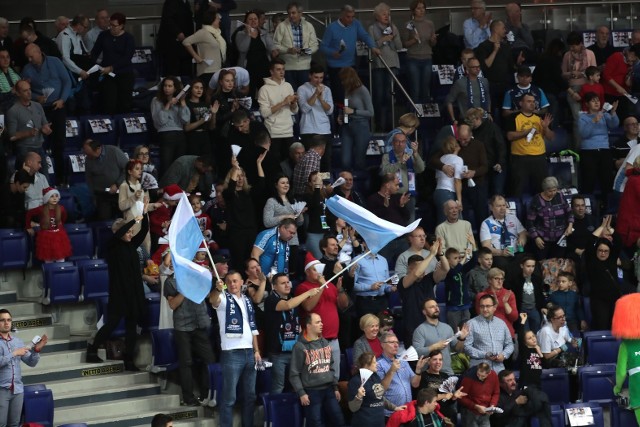 Grupa Azoty Chemik Police pokonał w Pucharze CEV Galatasaray Stambuł. Piękne zwycięstwo 3:1 oglądało w hali Netto Arena ponad cztery tysiące widzów. WIĘCEJ O MECZU: Koncertowa gra i świetny wynik! Grupa Azoty Chemik lepszy od Galatasarayu [ZDJĘCIA]