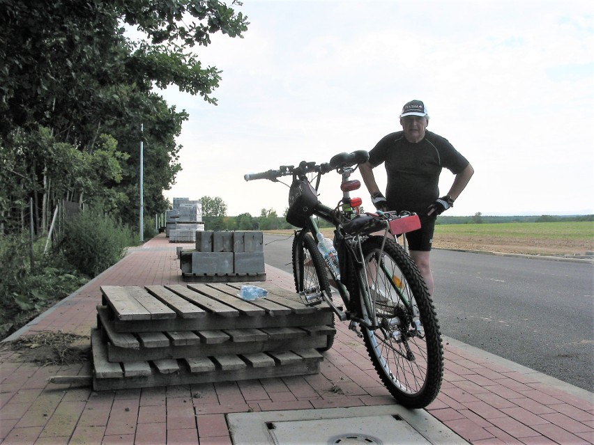 Fragment nowo budowanej drogi pieszo – rowerowej w Swochowie