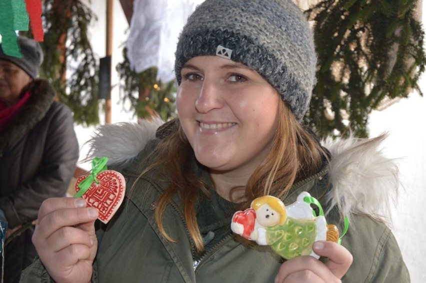 Bożonarodzeniowy jarmark w Suchedniowie. Były cudeńka od lokalnych twórców i grzane wino (ZOBACZ ZDJĘCIA)