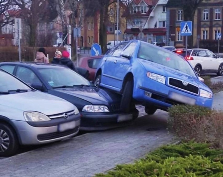 Policjanci w szoku! Pomyliła pedał hamulca z gazem. ZDJĘCIA