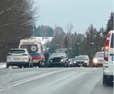 Wypadek na drodze krajowej 94. Zderzenie dwóch samochodów i ruch wahadłowy
