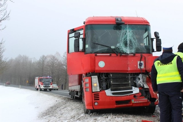 Do wypadku doszło 15 lutego około godziny 12 na DK 19. Na trasie Bielsk Podlaski – Białystok, w okolicach miejscowości Chraboły, zderzyły się ze sobą 3 samochody ciężarowy. Na szczęście nikt nie został ranny. Droga w miejscu wypadku była zablokowana.