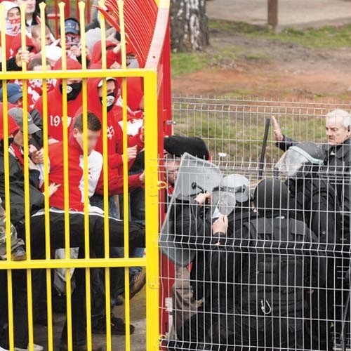 Sądy 24-godzinne miały ukrócić stadionowy bandytyzm. Skuteczne okazały się na rowerzystów.