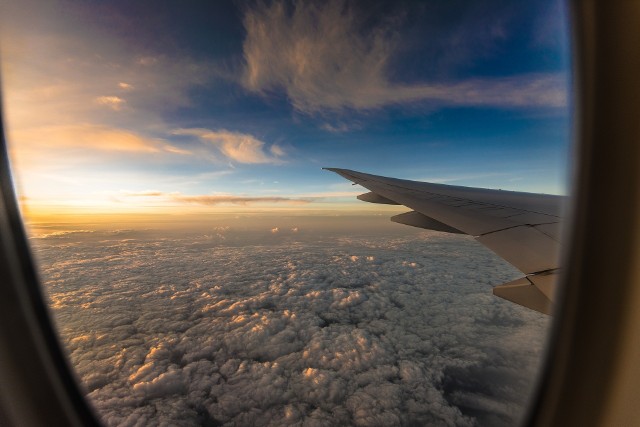 Dzisiaj pilot może w ciągu roku wylatać nawet dziewięćset godzin, kiedy mógł jedynie trzysta