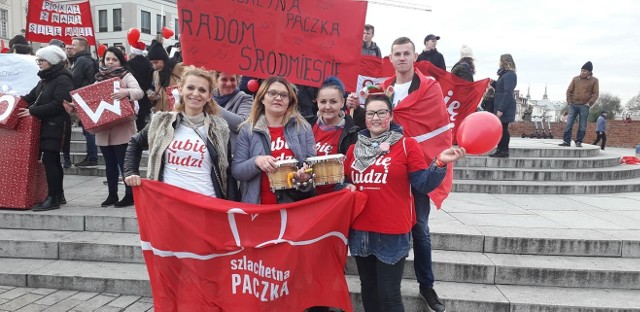 Przedstawiciele Szlachetniej Paczki z rejonu Radom-Śródmieście wzięli udział w sobotnim Marszu Szlachetnej Paczki.