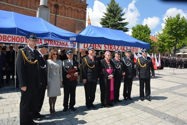 Oficjalne, wojewódzkie obchody Dnia Strażaka tym razem odbyły się w Sandomierzu.