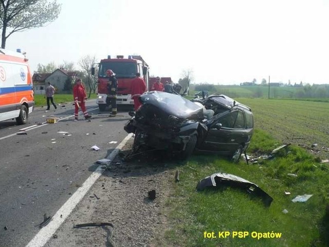 W wypadku w Olszownicy zginął 43-letni kierowca renault laguny.