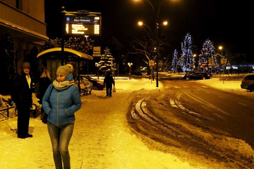 Nowy Sącz. Zima trzyma, a odwykliśmy od śniegu i mrozu