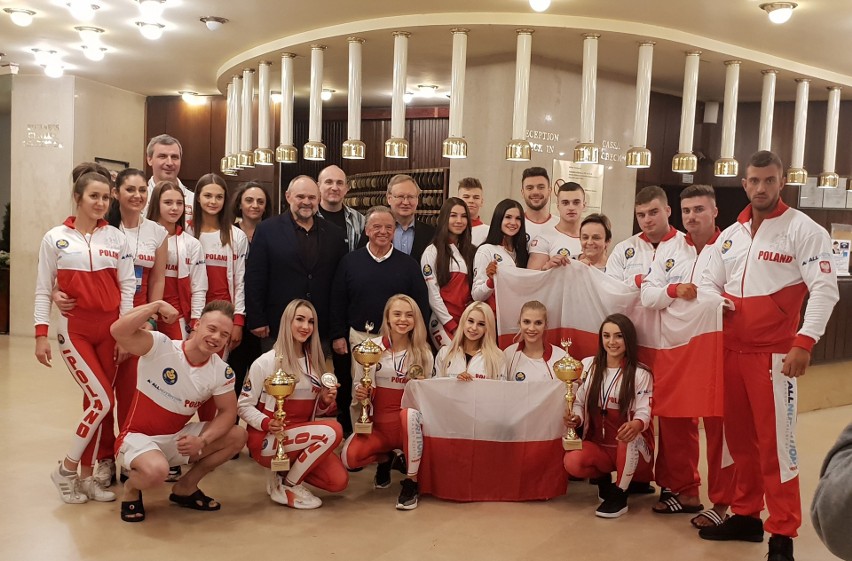 Zawodniczki fitness z Ostrowca w blasku złota - były gwiazdami Mistrzostwa Świata w Budapeszcie