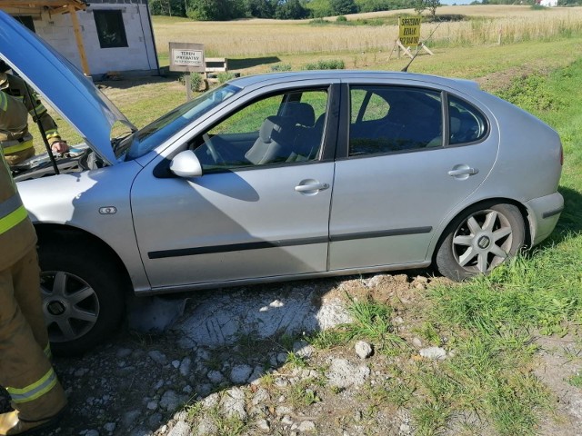 Osobowe auto wypadło z drogi w Gogolinie pod Grudziądzem
