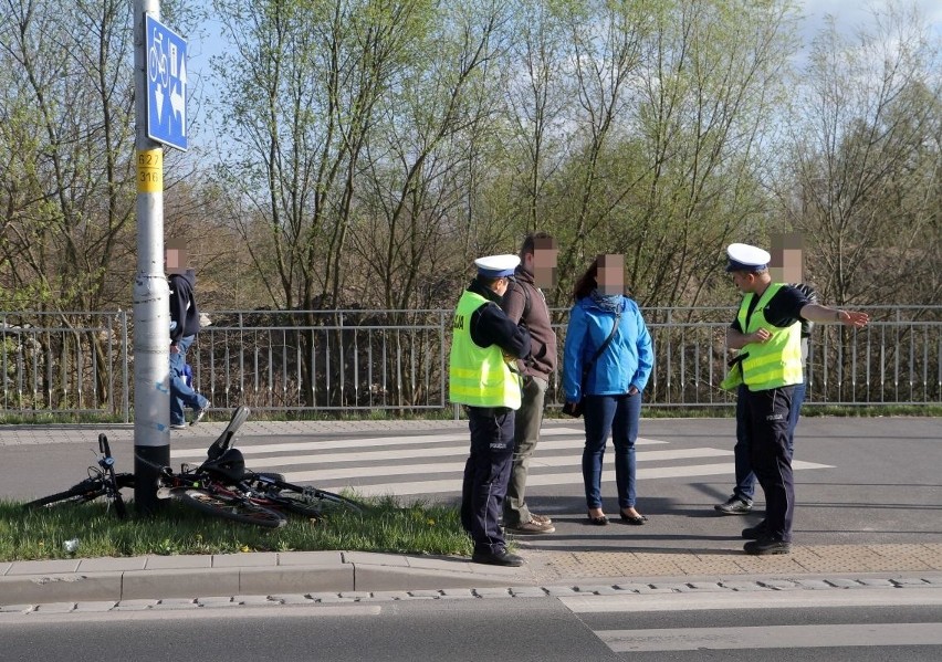 Wrocław: Potrącenie rowerzystki na Krzywoustego (ZDJĘCIA)