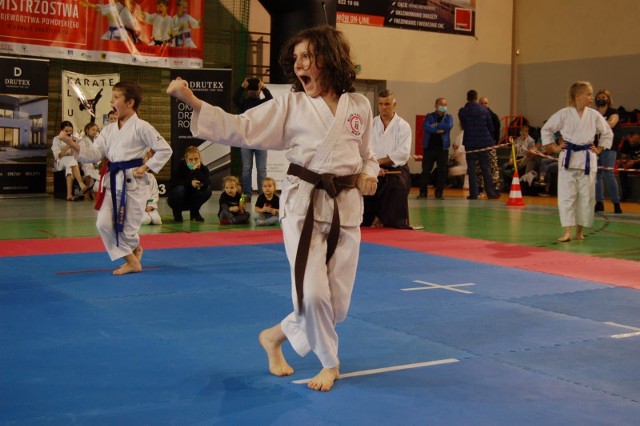 Reprezentanci Klubu Karate NIDAN Zielona Góra w Bytowie sięgnęli po kolejne trofea.