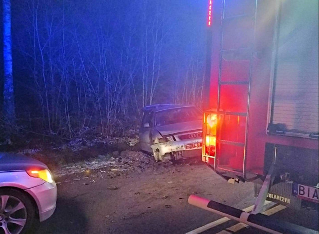 Wypadek na trasie Michałowo - Żednia. Jedna osoba ranna (zdjęcia)