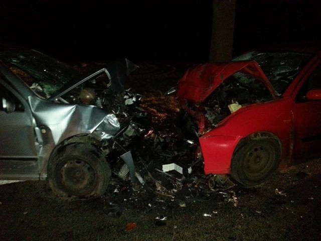 Oba auta po wypadku były mocno zniszczone