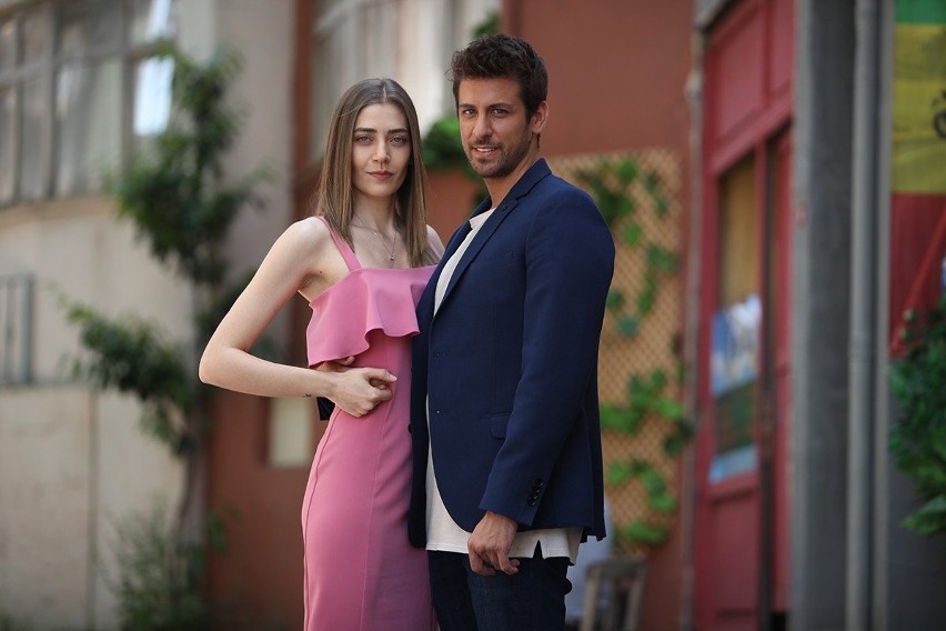 "Wymarzona miłość". Od 6 sierpnia nowy turecki serial na TVP2! Co zastąpi "Marzę o Tobie"?