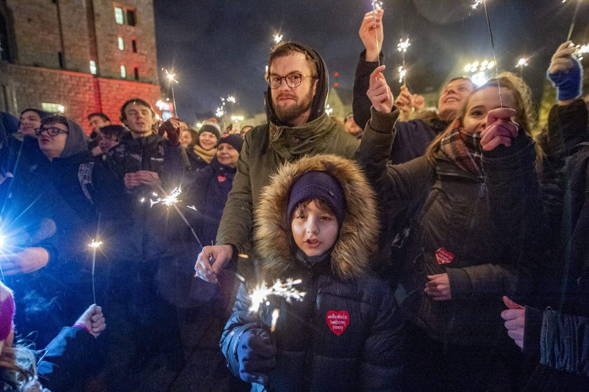 "Światełko do nieba", jak co roku, rozpoczęło się o godz....