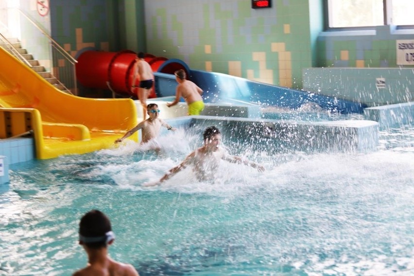 Ostrołęka. Park Wodny "Aquarium" znów otwarty. Bezpłatne zajęcia nauki pływania dla dzieci i młodzieży przez całe wakacje